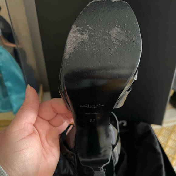 Saint Laurent Vitello Vernice Nero Heels - Picture 8 of 11